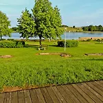 Kemping Pour 6 Personnes Avec Terrasse Et Cuisine Equipee - Api-1-52-1376 *