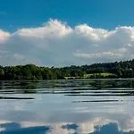 Pour 6 Personnes Avec Terrasse Et Cuisine Equipee - Api-1-52-1376 *