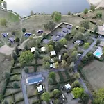 Kemping Pour 6 Personnes Avec Terrasse Et Cuisine Equipee - Api-1-52-1376 Saint-Gervais-dʼAuvergne