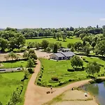 Pour 6 Personnes Avec Terrasse Et Cuisine Equipee - Api-1-52-1376 Kemping *