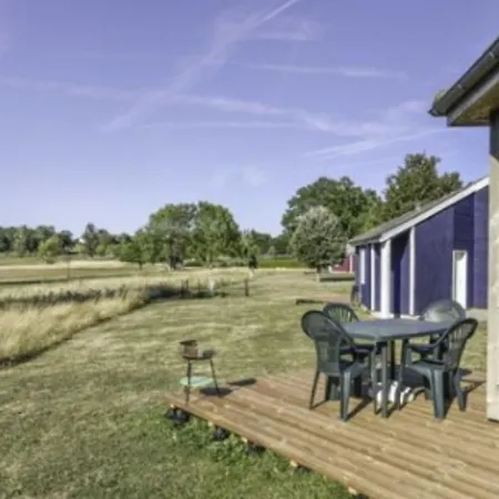 Pour 6 Personnes Avec Terrasse Et Cuisine équipée - Api-1-52-1376 Camping