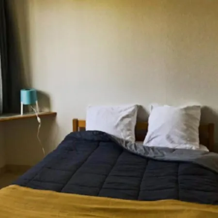 Pour 6 Personnes Avec Terrasse Et Cuisine équipée - Api-1-52-1376