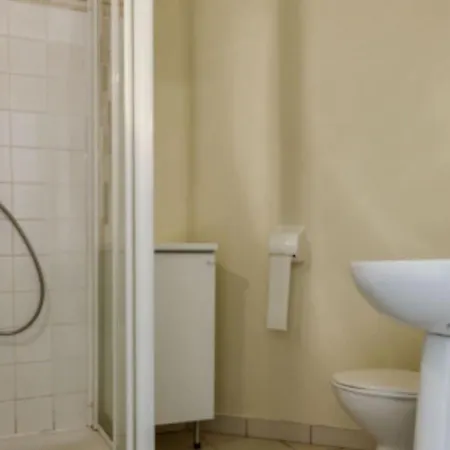 Pour 6 Personnes Avec Terrasse Et Cuisine équipée - Api-1-52-1376 Camping