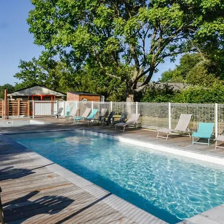 Camping Pour 6 Personnes Avec Terrasse Et Cuisine équipée - Api-1-52-1376 Saint-Gervais-dʼAuvergne