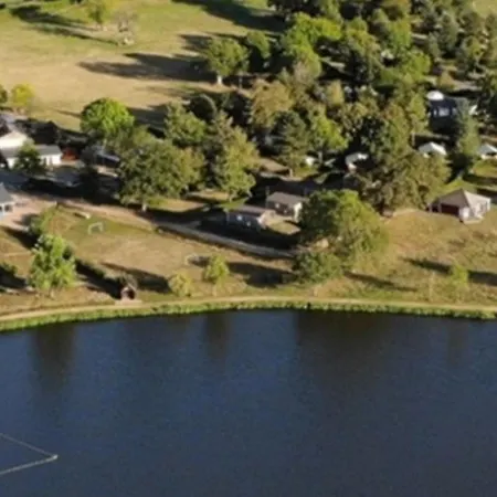 Pour 6 Personnes Avec Terrasse Et Cuisine équipée - Api-1-52-1376 Camping Saint-Gervais-dʼAuvergne