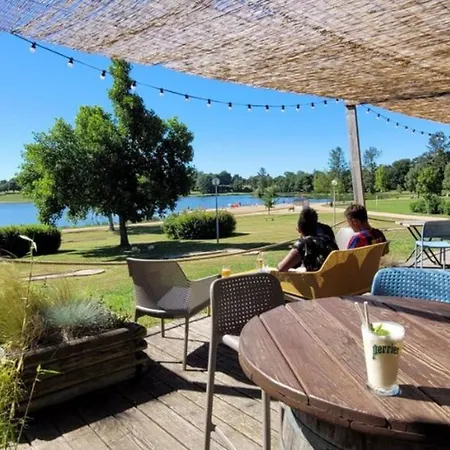 Pour 6 Personnes Avec Terrasse Et Cuisine Equipee - Api-1-52-1376 Saint-Gervais-dʼAuvergne