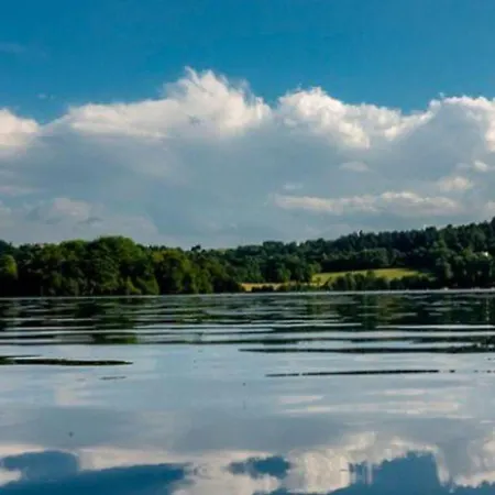 Pour 6 Personnes Avec Terrasse Et Cuisine Equipee - Api-1-52-1376 *