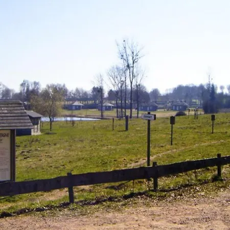 Campingplatz Pour 6 Personnes Avec Terrasse Et Cuisine Equipee - Api-1-52-1376 Saint-Gervais-dʼAuvergne