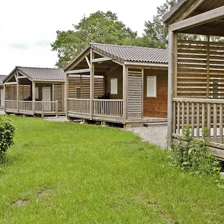 Pour 6 Personnes Avec Terrasse Et Cuisine Equipee - Api-1-52-1376 Camping Saint-Gervais-dʼAuvergne