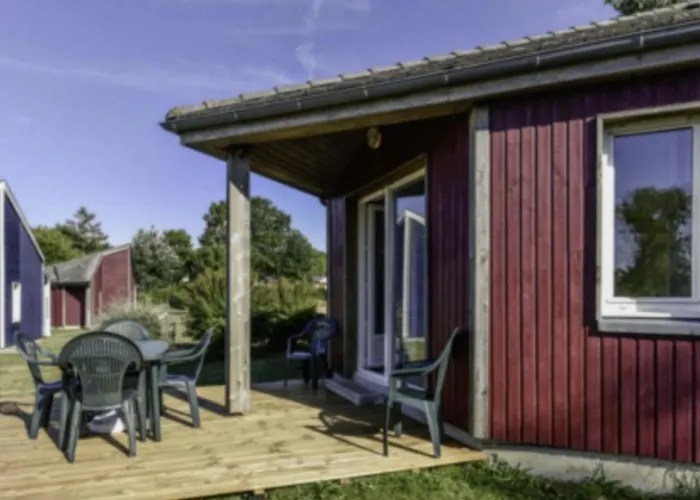 Camping Pour 6 Personnes Avec Terrasse Et Cuisine Equipee - Api-1-52-1376 *