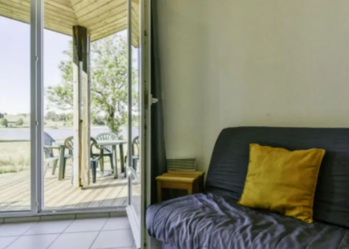 Pour 6 Personnes Avec Terrasse Et Cuisine équipée - Api-1-52-1376 Camping