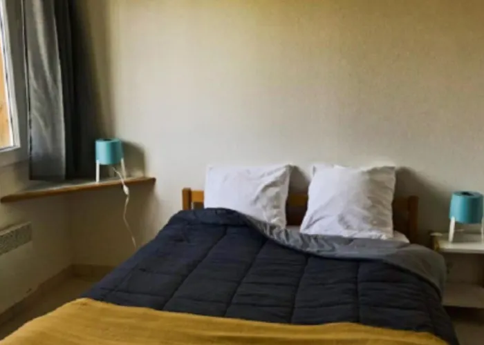 Pour 6 Personnes Avec Terrasse Et Cuisine Equipee - Api-1-52-1376