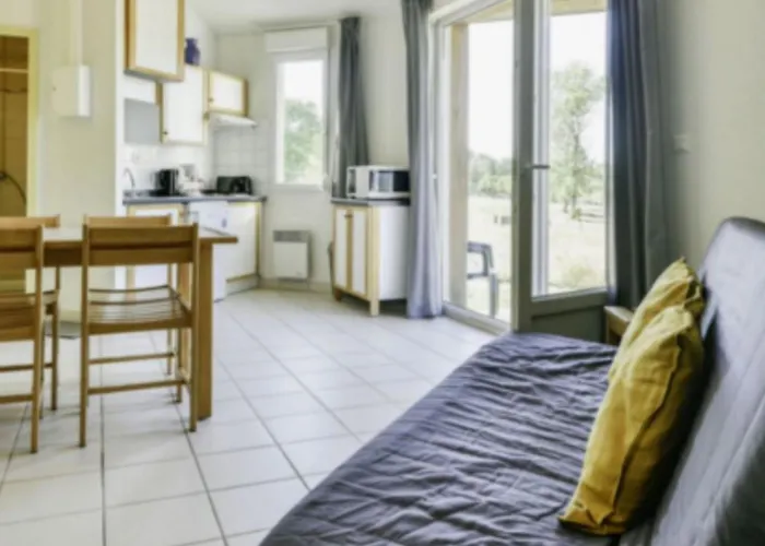 Pour 6 Personnes Avec Terrasse Et Cuisine Equipee - Api-1-52-1376 Camping *