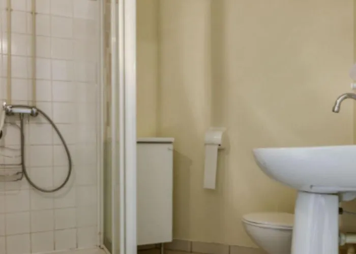 Pour 6 Personnes Avec Terrasse Et Cuisine équipée - Api-1-52-1376 Camping