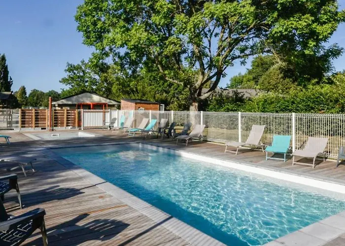 Camping Pour 6 Personnes Avec Terrasse Et Cuisine Equipee - Api-1-52-1376 Saint-Gervais-dʼAuvergne