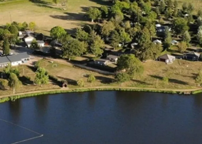 Pour 6 Personnes Avec Terrasse Et Cuisine équipée - Api-1-52-1376 Camping Saint-Gervais-dʼAuvergne