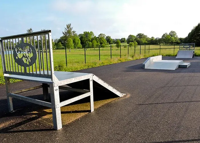 Pour 6 Personnes Avec Terrasse Et Cuisine équipée - Api-1-52-1376 *